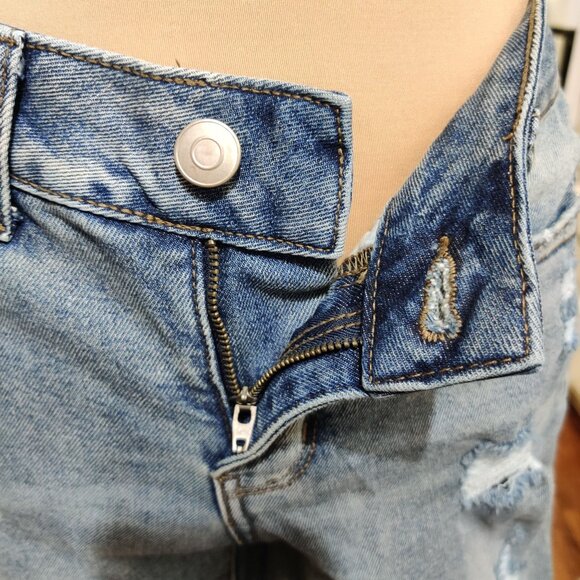 Time and Tru 4 Distressed Denim Bermuda Shorts Raw Hem Mid Rise Grunge Casual - Picture 5 of 8